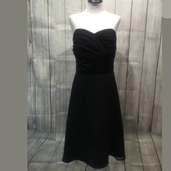 White House Black Market Dresses & Skirts - ☀️White House Black Market Dress 6 black silk knee